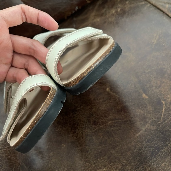 Like new Zara ecru genuine leather velcro sandals - Picture 6 of 7